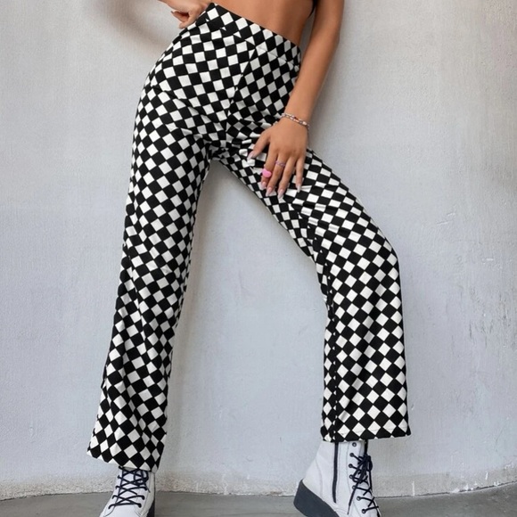SHEIN Pants - 🔥3 for $25 diamond pattern pant